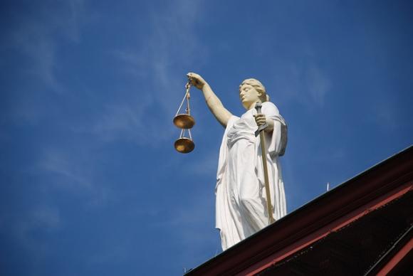 Le monde associatif attaque la réforme de l'aide juridique