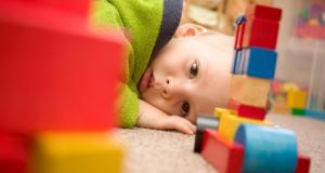 En Belgique, les bébés sont-ils en retard de langage ?