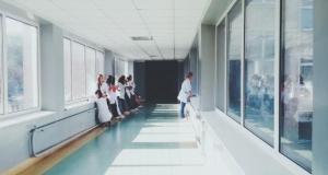 De 3 à 4 ans pour les études d'infirmier, quel impact ?