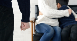 Violences intrafamiliales&nbsp;: la Wallonie lance un centre inédit dédié aux auteurs