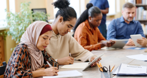 Intégration&nbsp;: des dizaines de services interrompus en Wallonie