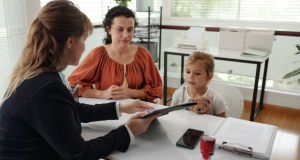 Quarante ans au cœur du travail social&nbsp;: bilan d'une assistante sociale en fin de carrière