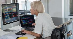 Quel est le rôle du responsable informatique dans le secteur associatif ?