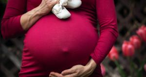 Enceinte et travailleuse de la santé et du social : quid de l'écartement, du congé d'allaitement 