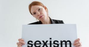 Dans l'ombre du care : le social face au sexisme, témoignage d'une pro