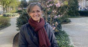Découvrez le métier de thanadoula : accompagner la vie jusqu'à la mort, tout en douceur