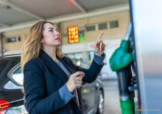 Aide à domicile : les syndicats réclament une aide urgente face au prix des carburants
