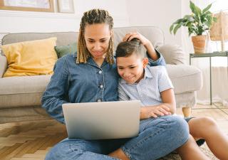 L’ONE lance « Parlons enfance », une grande enquête publique sur l’enfance et la parentalité