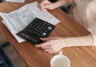 Nouveau budget de la Fédération Wallonie-Bruxelles : des économies dans le Social et la Jeunesse