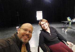 Le travail éducatif mis en scène par un éducateur spécialisé et une artiste en situation de handicap