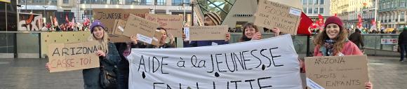 "On ne parvient plus à faire notre travail" : au cœur de la manifestation avec des travailleurs de l'Aide à la jeunesse