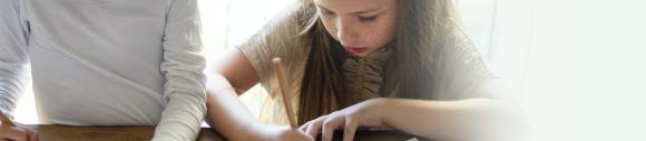 La ministre de l'Éducation répond à l'enseignement spécialisé 