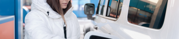 "Le prix du carburant explose, les aides familiales angoissent !"