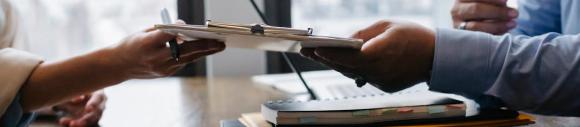 Exclusion des chômeurs longue durée : les CPAS en alerte, les travailleurs sociaux sous tension