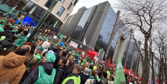 Retour en vidéo sur la manifestation du Non-Marchand&nbsp;!