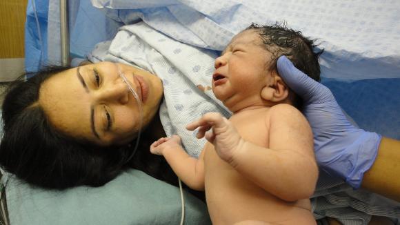 Séjours écourtés en maternité: l'impact sur les différents acteurs