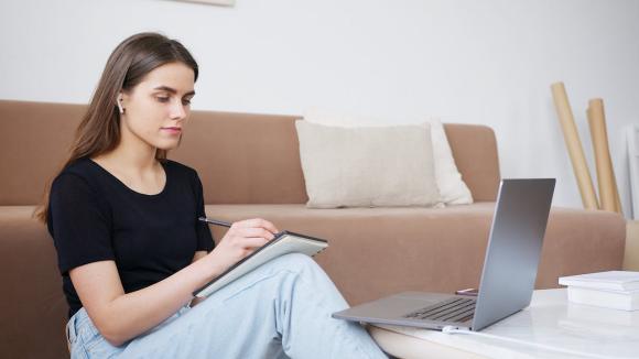 Études supérieures dans la santé et le social : quels nouveaux cursus en 2024 ?