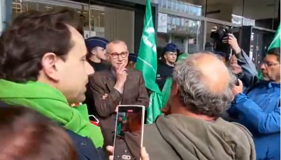 Pénurie de soignants : des déléguées CNE ont envahi le cabinet du ministre (VIDEO)