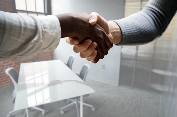 Confiance et contrôle dans le monde du travail : un juste milieu à trouver