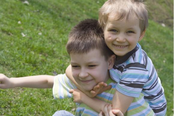 Contre la garde d'enfants en titres-services