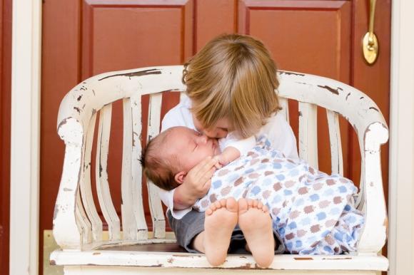 Charleroi prend en charge les bébés dits