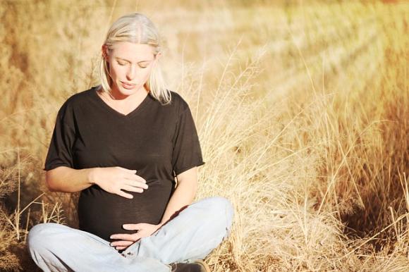 Prôner la naissance respectée, en tant que sage-femme, est-ce un acte politique&nbsp;?