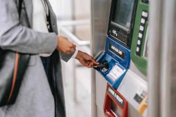 Les ASBL éjectées des banques&nbsp;? MonASBL.be a mené l'enquête&nbsp;!