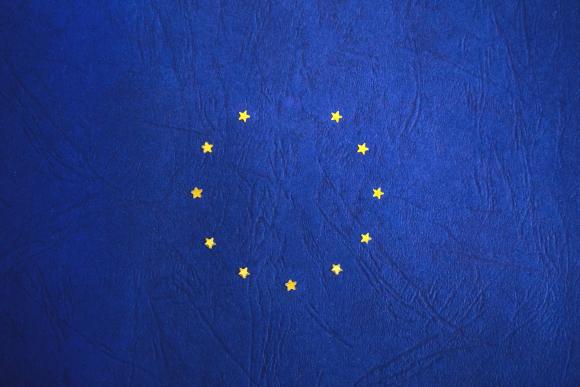 Aide juridique: bientôt une loi européenne pour protéger les mineurs ?