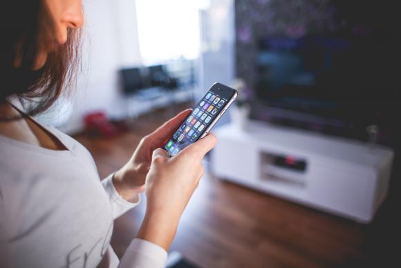 Maggie De Block lance des projets pilotes pour le développement d'applications santé