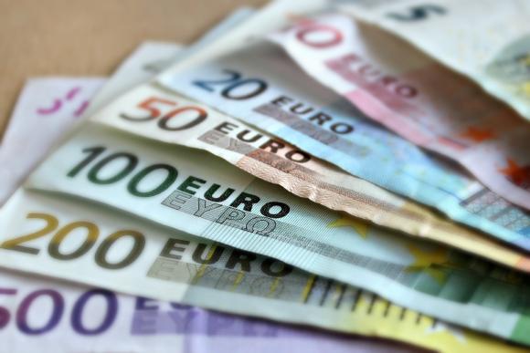 Des fonctionnaires non-mandatés rémunérés à hauteur de 90.000 euros
