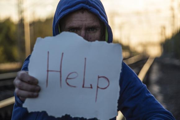 Personne suicidaire: voici les attitudes à privilégier en entretien