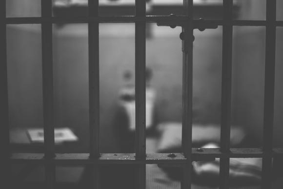 Ouvrez à nouveau les prisons aux services psycho-sociaux externes&nbsp;!