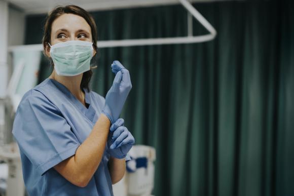 Covid-19&nbsp;: les étudiants infirmiers exigent diplôme et salaire