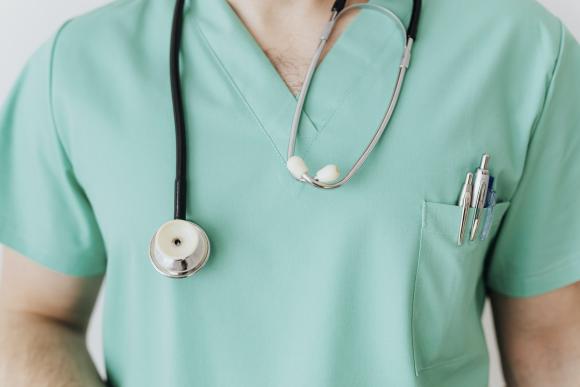 Secteur des soins: report ou paiement des vacances annuelles