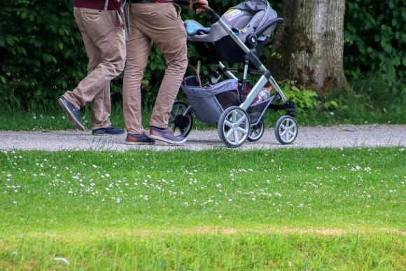 Aide à la jeunesse : le congé parental d'accueil pris en compte pour les droits à la pension