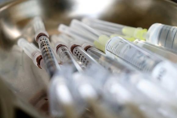 Vaccination : les hôpitaux psychiatriques bruxellois laissés-pour-compte