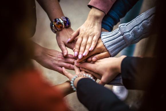 Le CPAS de Schaerbeek lance deux appels à projets pour les ASBL