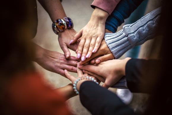 Le CPAS de Schaerbeek lance deux appels à projets pour les ASBL