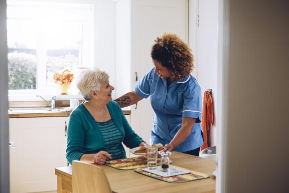 Comment devenir aide familiale en Belgique ? Focus sur les formations