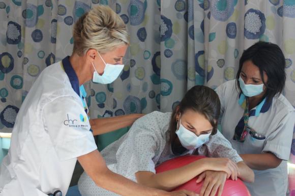 « Nous recrutons des sages-femmes pour notre pôle mère-enfant »