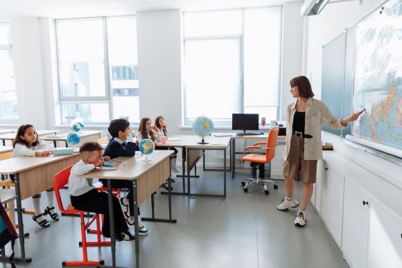 Fin des contrats de renfort dans les CPMS : « La ministre Désir ne saisit pas à quel point les jeunes vont mal »
