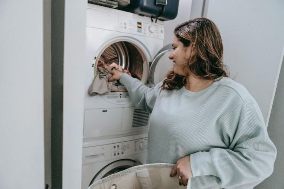 Aide à domicile&nbsp;: quel est le travail d'une aide ménagère sociale&nbsp;?