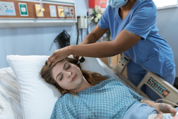 Associations infirmières&nbsp;: Non à la réforme de l'assistant en soins infirmiers&nbsp;!