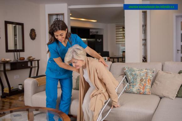 Les infirmiers et infirmières à domicile&nbsp;: piliers essentiels des soins, entre défis actuels et promesses d'avenir