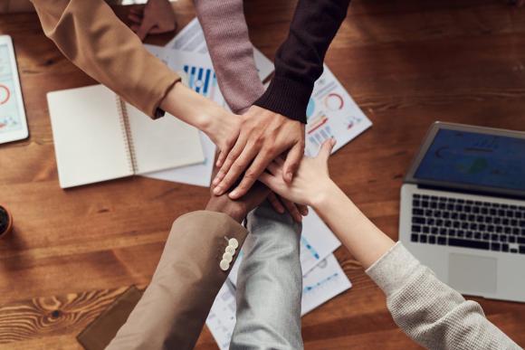 BRUXEO et la FASS lancent un groupement d'employeurs pour les ASBL