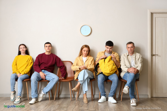 À 8h, la salle d'attente est déjà pleine&nbsp;: une matinée au CPAS de Saint-Gilles après la réforme du chômage