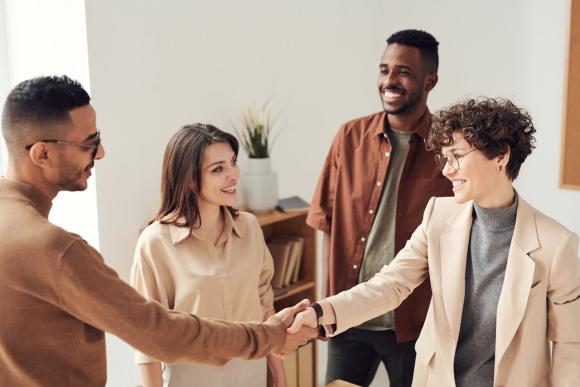 Commencer un nouveau travail dans le social : et après ?