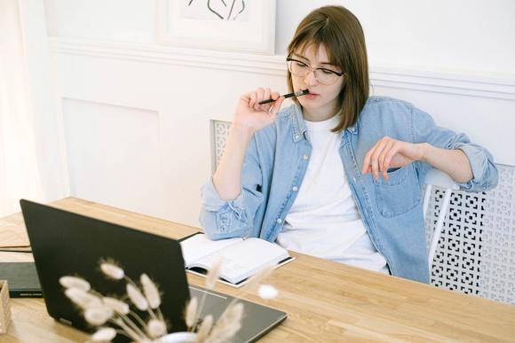 Travail social&nbsp;: « Leçons et conseils tirés de mes expériences dans différents secteurs »