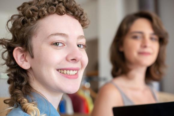 Comment se reconvertir dans le social ou la santé&nbsp;? Conseils pratiques et témoignages