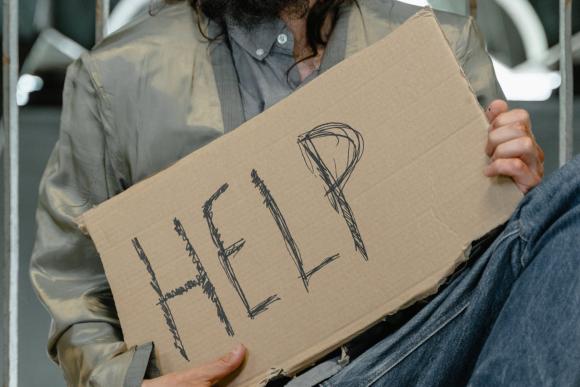 Coupes budgétaires : en Wallonie, les relais sociaux plongés dans l'incertitude